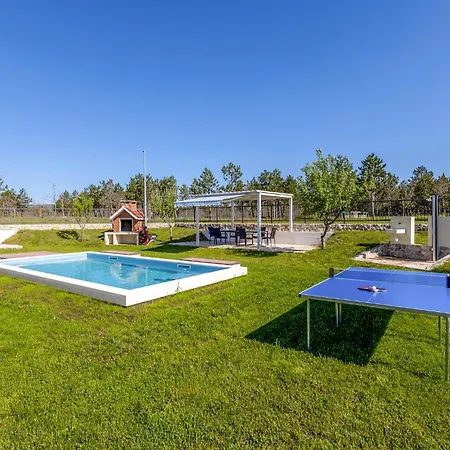 Stunning In Tijarica With Wifi Holiday home Tarabnik